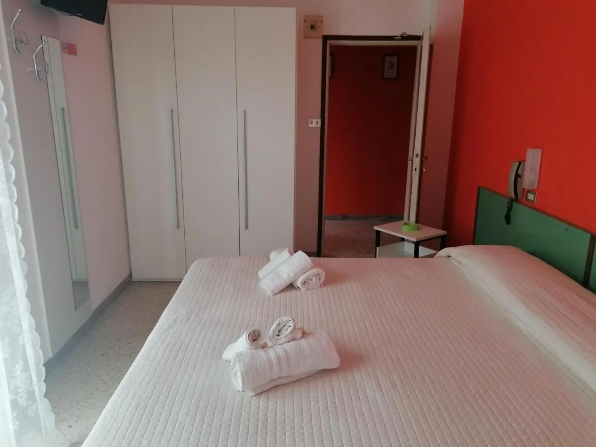 Hotel Nova Dhely Римини